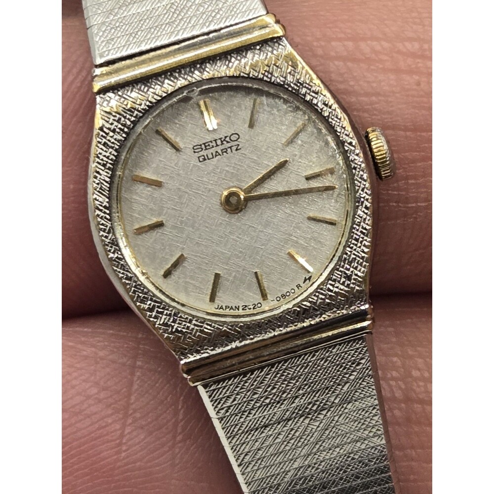 Seiko 17mm Silver Tone Stainless Steel Ladies' Watch 2C20-0800 New Battery